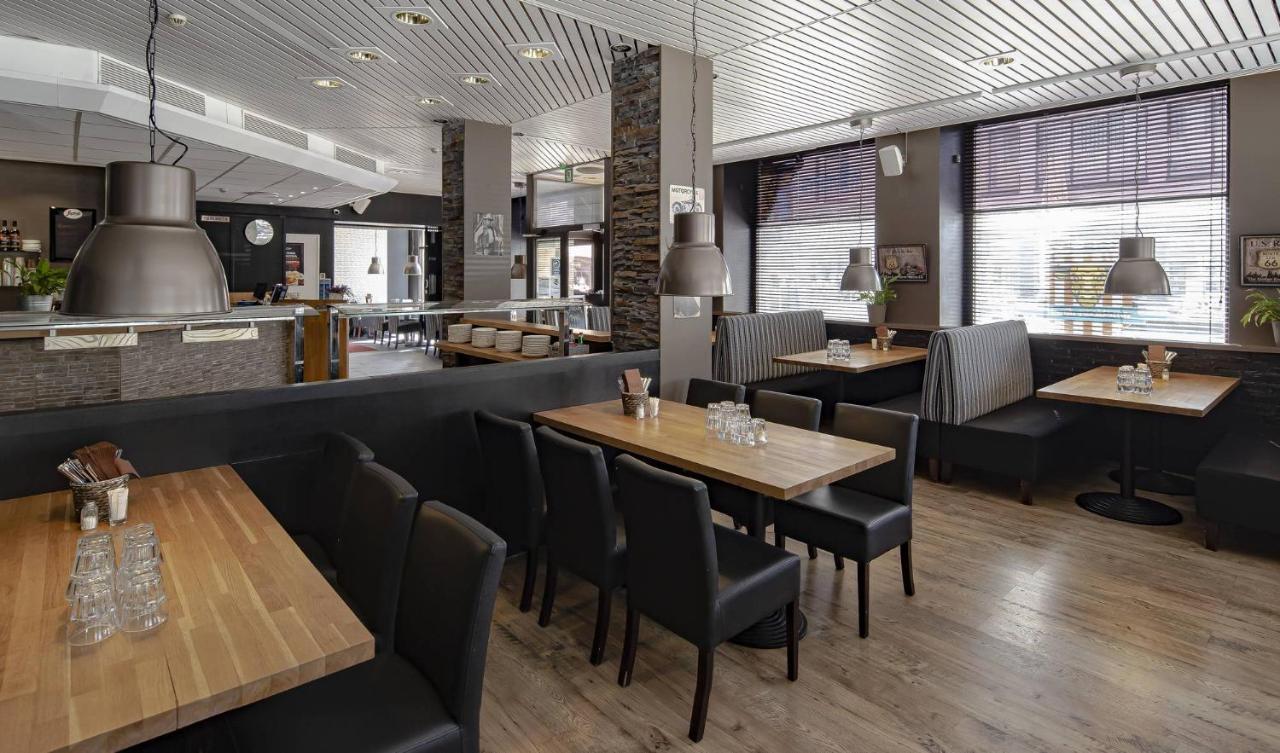 Hotel Seurahuone Riihimaki Bagian luar foto